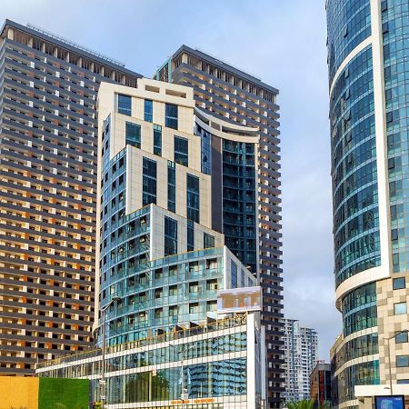 Entire Flat With City Skyline View - Two Bedrooms バトゥーミ エクステリア 写真